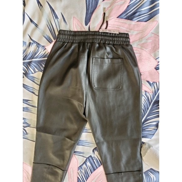 XS- Faux Leather Joggers- Suzy Shier-NWT - Picture 3 of 4